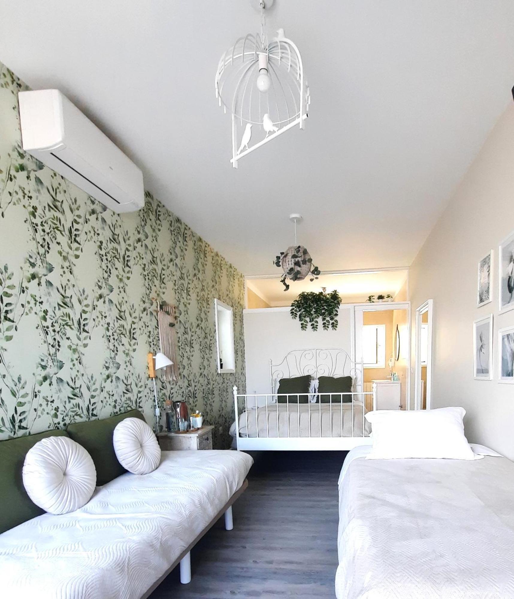 Smiling Places - Guest House In Лабруж Екстериор снимка